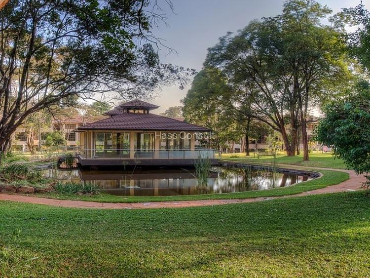 19,587 ft² Commercial Property with Backup Generator in Karen