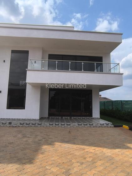 5 Bed House with En Suite at Kiambu
