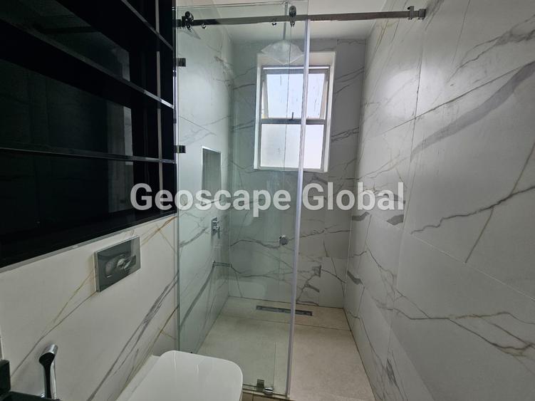 4 Bed Apartment with En Suite in General Mathenge - Więcej