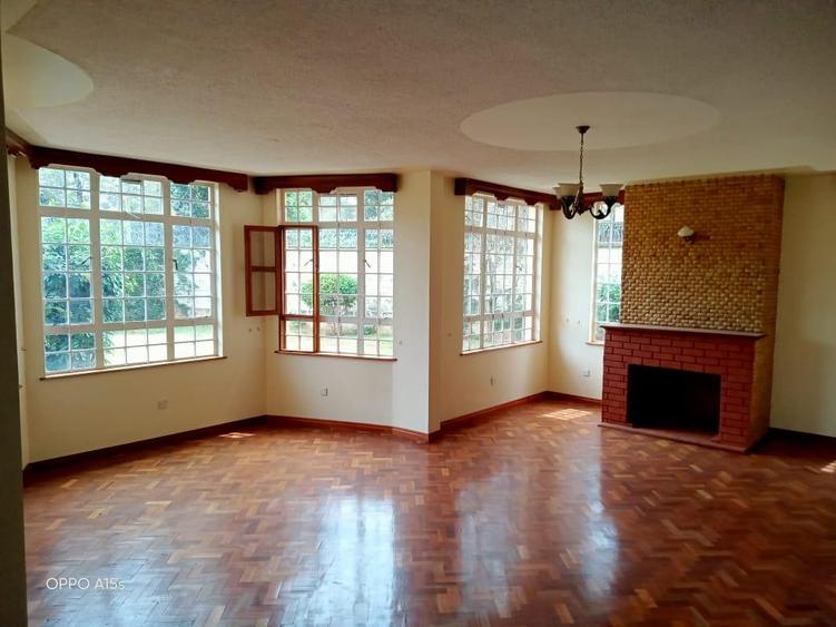 4 Bed House with En Suite at Runda – pohled 4