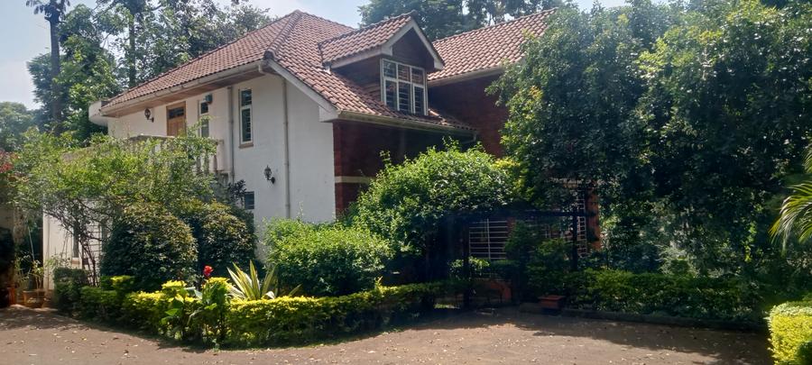 6 Bed House at Rosslyn Lone Tree - Widok 2