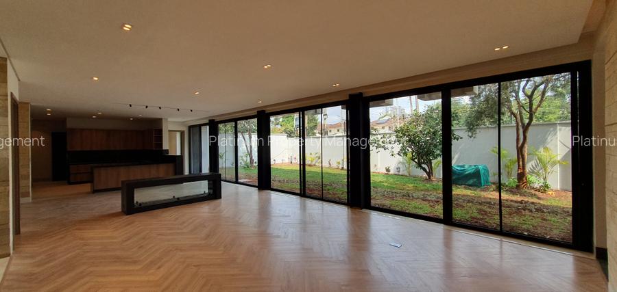 5 Bed Villa with En Suite in Westlands Area