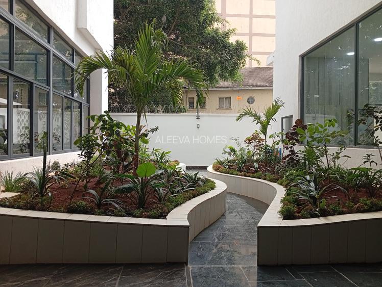 1 Bed Apartment with Swimming Pool in Kilimani