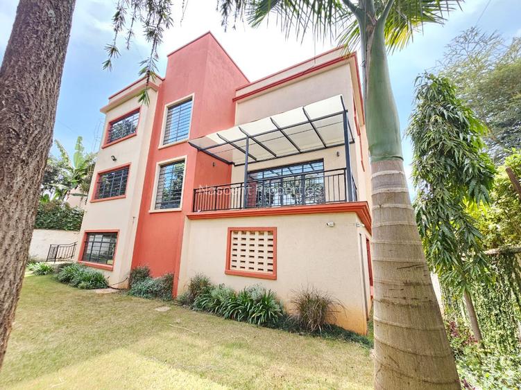 4 Bed House with En Suite in Runda