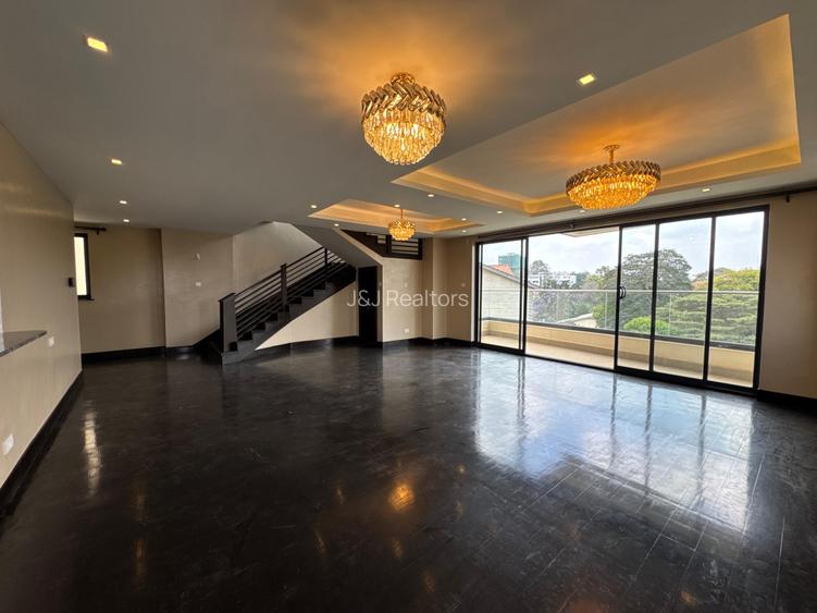 3 Bed Apartment with En Suite in Lavington