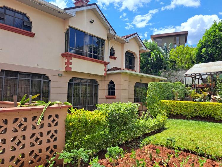 5 bed house with en suite at mushroom gardens