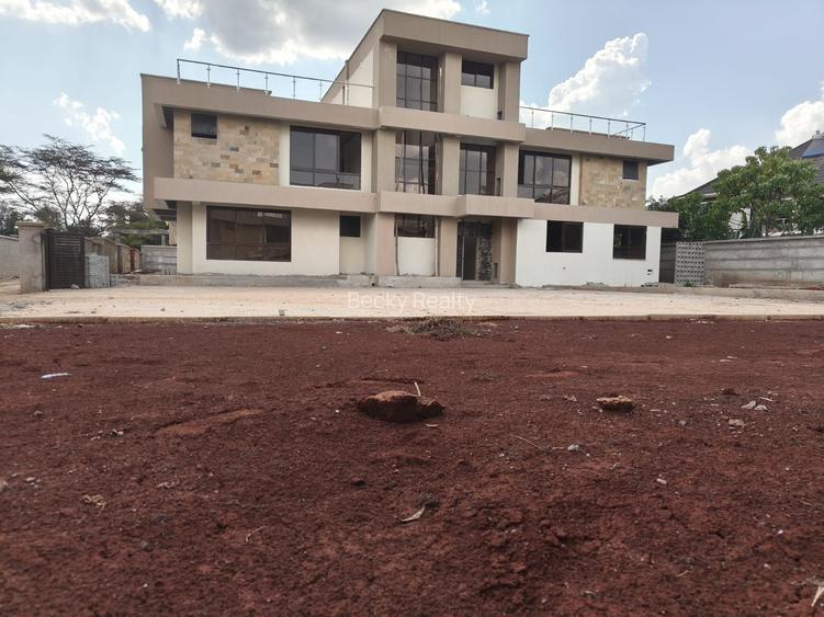 5 Bed House with En Suite at Bogani