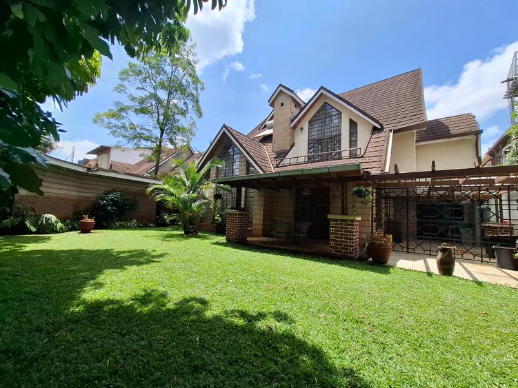 5 bed villa with en suite at near kianda school