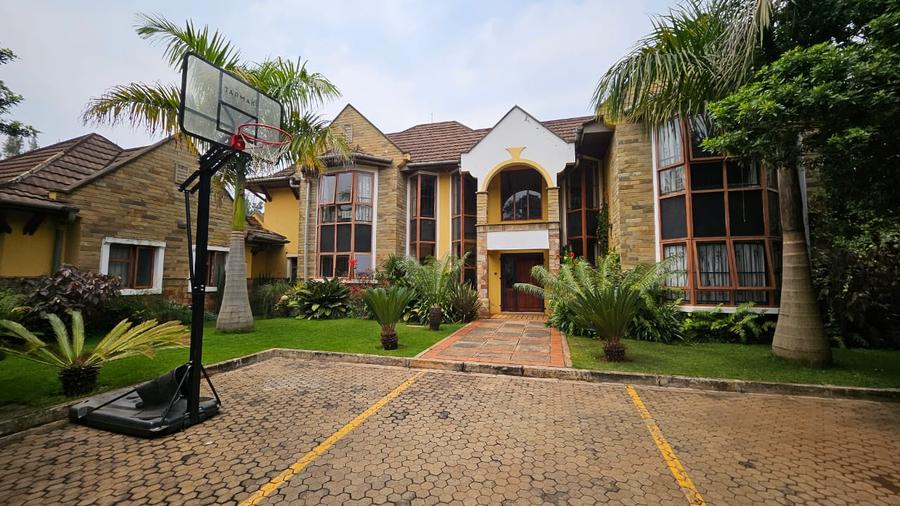 5 Bed House with En Suite at Mimosa Road