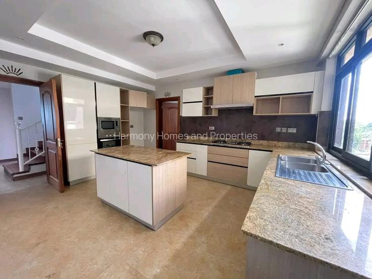 4 Bed Apartment with En Suite at Riverside