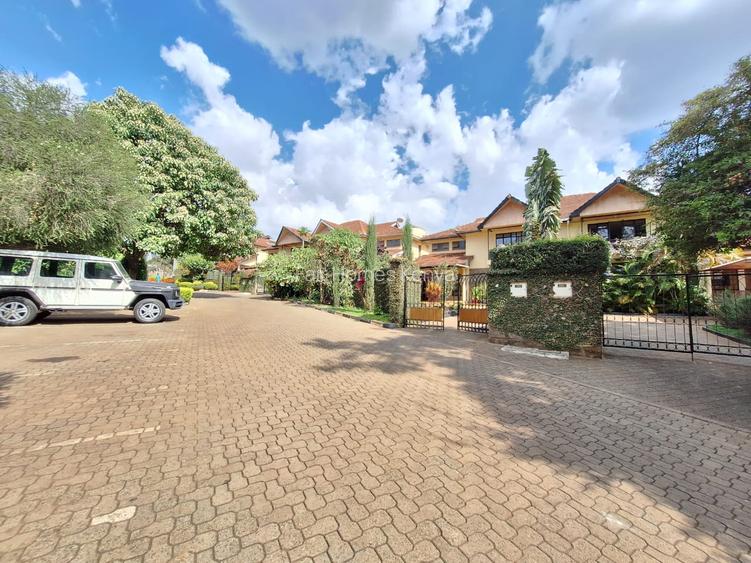4 Bed Townhouse with En Suite at Lavington Green