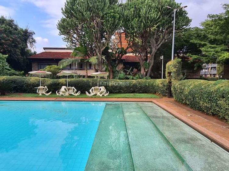 4 Bed House in Hill View