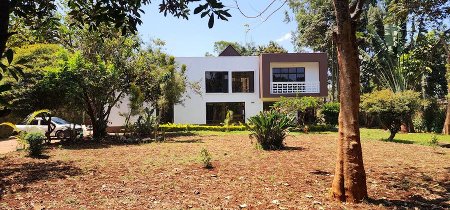 6 Bed House with En Suite in Runda