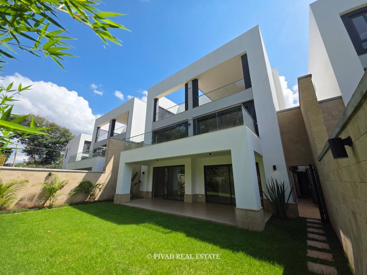 5 Bed Townhouse with Garden in Kyuna 5 Bed Townhouse with Garden in Kyuna