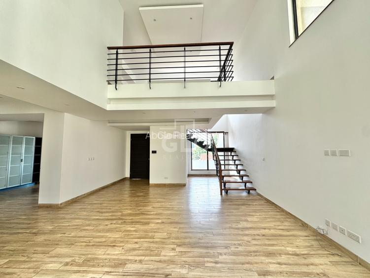 4 Bed Apartment with En Suite in Riverside