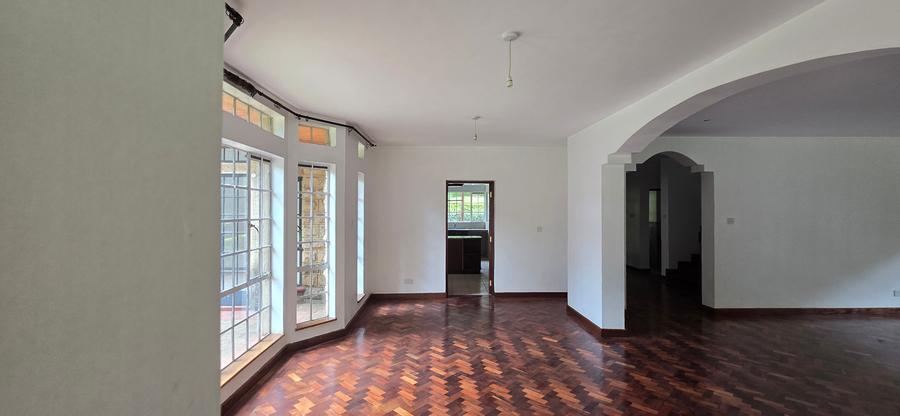 5 Bed Townhouse with En Suite at Lone Tree - Aanzicht 4