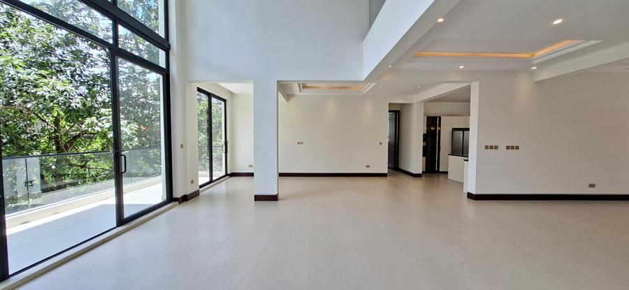 6 Bed House with En Suite at Off Peponi Road - Aanzicht 3