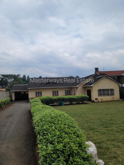 5 Bed House with En Suite at Mountain View Estate