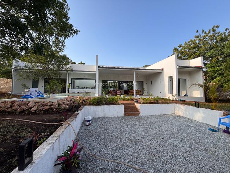 3 Bed House with En Suite at Yacht Street