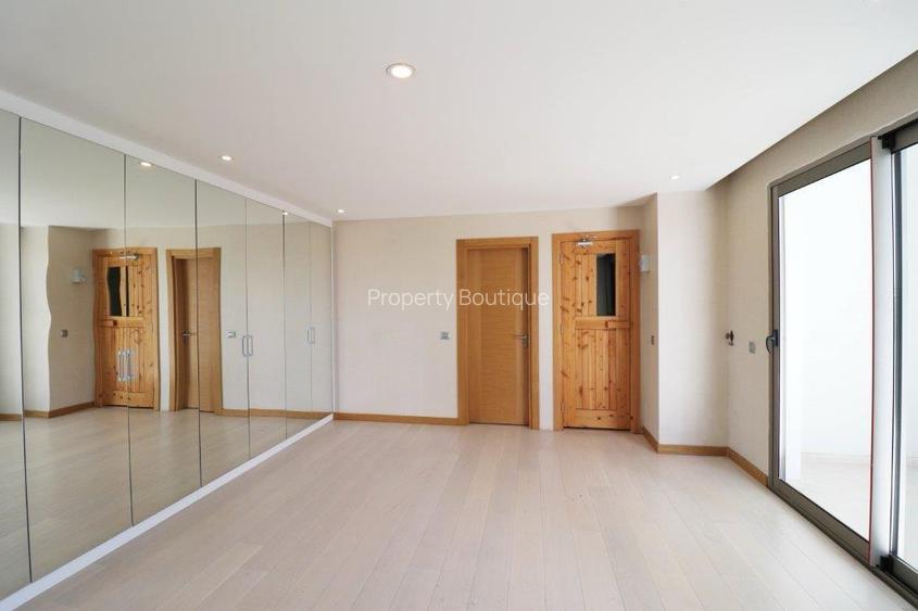 5 Bed Apartment with Swimming Pool in Kileleshwa