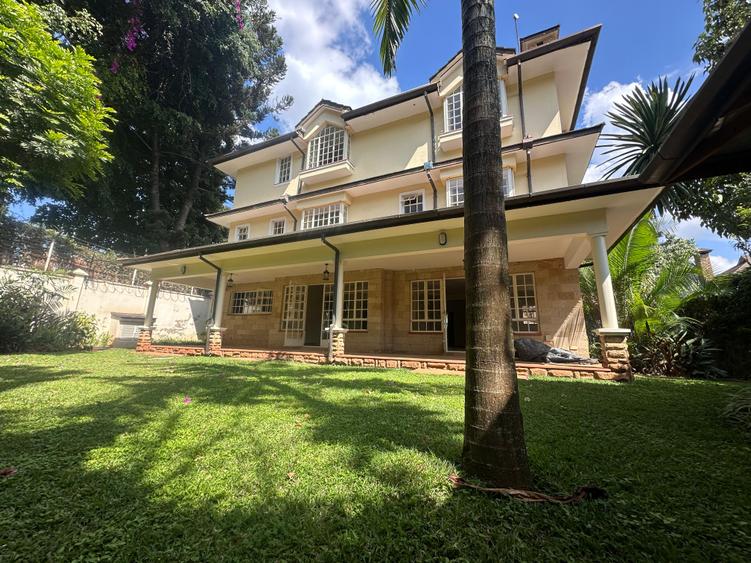 5 Bed House with En Suite at Lavington