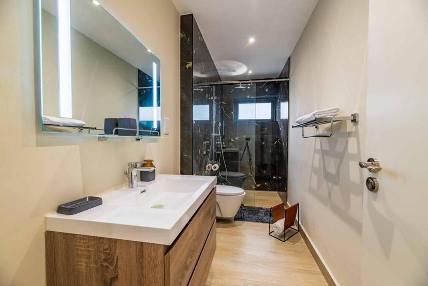 furnished 3 bed apartment with en suite in riverside