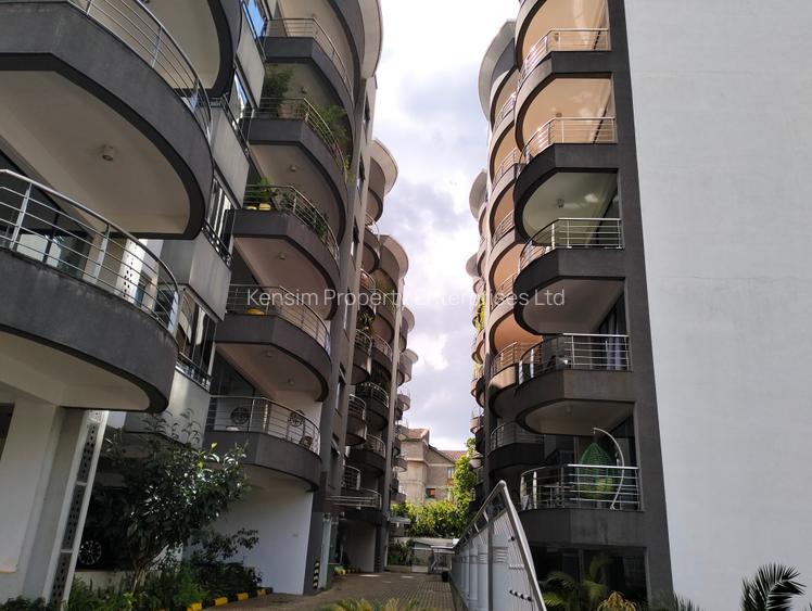 3 Bed Apartment with En Suite in Riverside