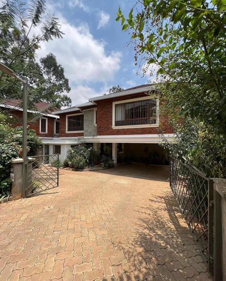 5 Bed Townhouse with En Suite in Spring Valley