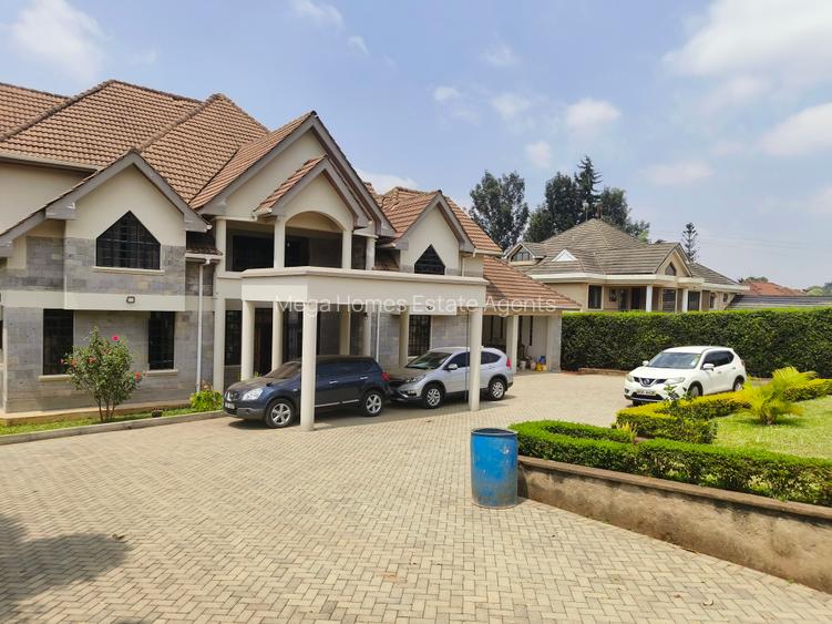 6 Bed House with En Suite in Runda