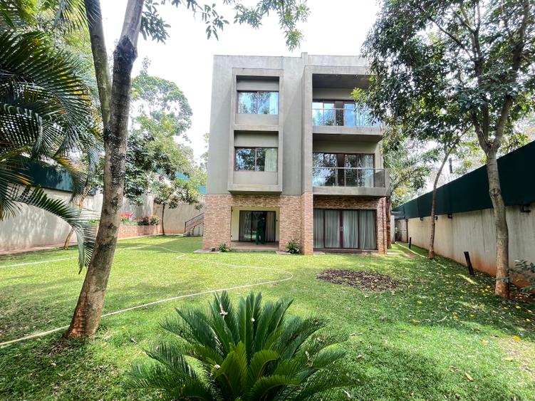 5 Bed Townhouse with En Suite in Lavington