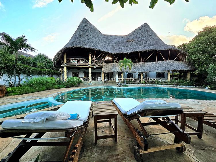 6 Bed Villa with En Suite in Diani