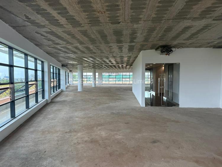 119,000 ft² Commercial Property with Backup Generator at School Lane