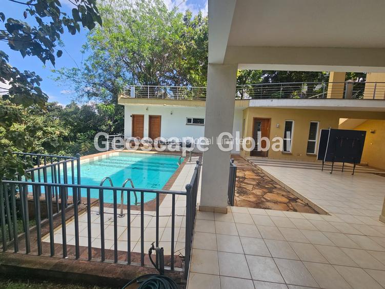 5 Bed Townhouse with En Suite in Kitisuru