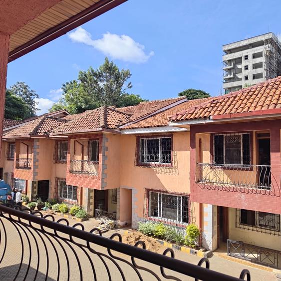 4 Bed Townhouse with En Suite at Mandela