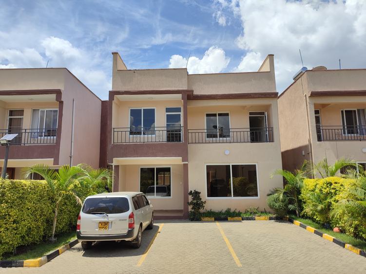 4 Bed Townhouse with En Suite at Gateway Mall