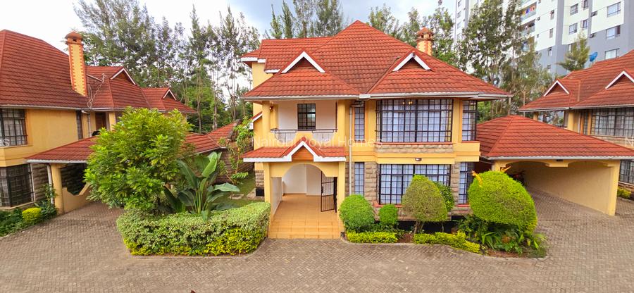 5 Bed Townhouse with En Suite at Lavington Green