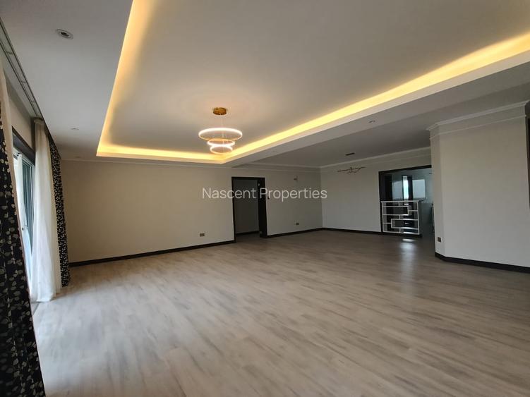 3 Bed Apartment with En Suite in Riverside