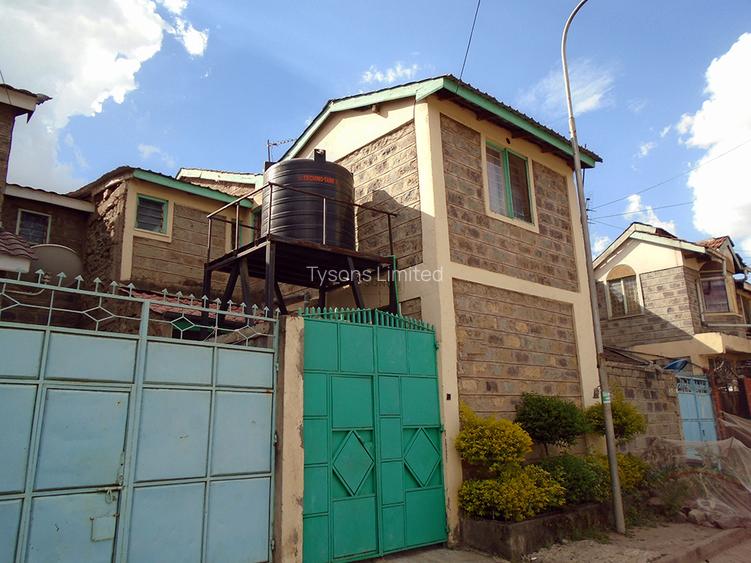 4 Bed House with En Suite in Komarock