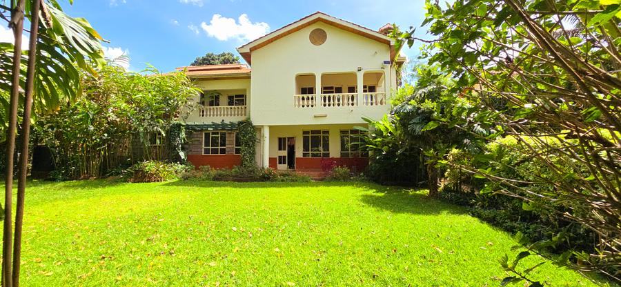 5 Bed House with En Suite at Mimosa Drive 5 Bed House with En Suite at Mimosa Drive