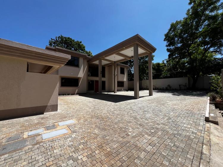 6 Bed House with En Suite in Karen 6 Bed House with En Suite in Karen