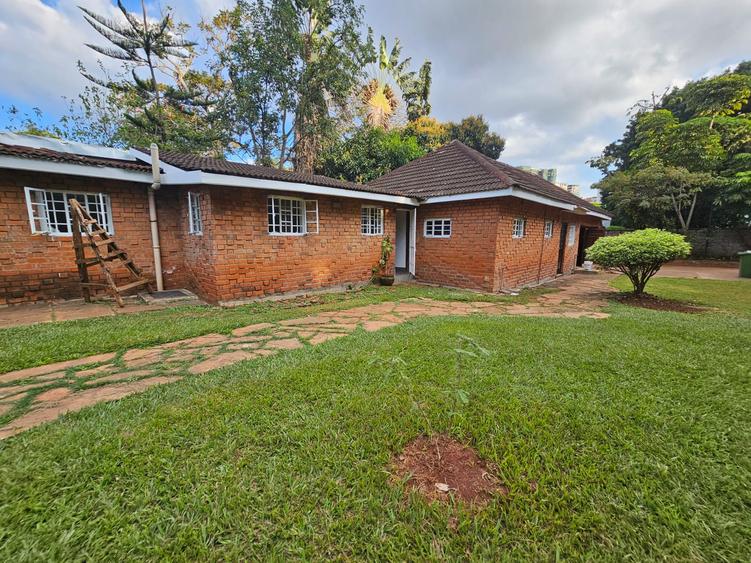 4 Bed House with En Suite in Muthaiga