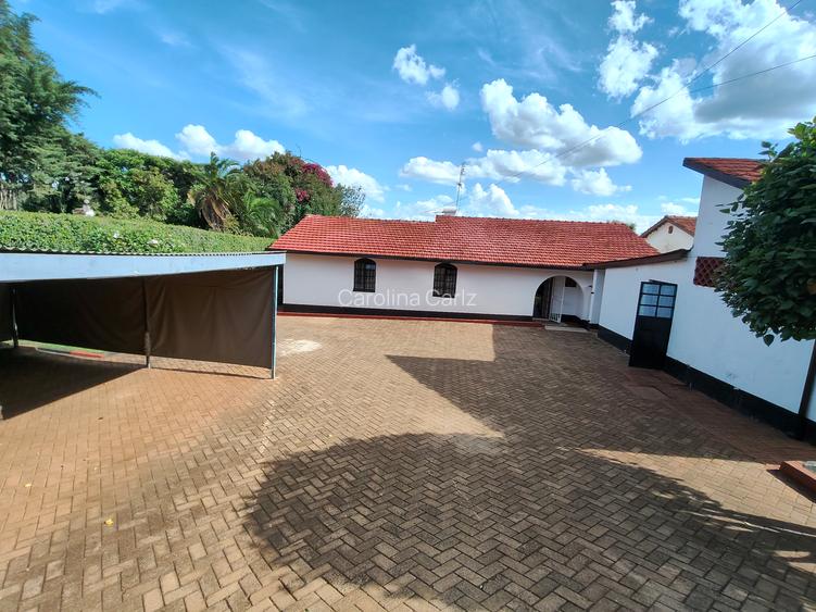 4 Bed House with En Suite at Loresho