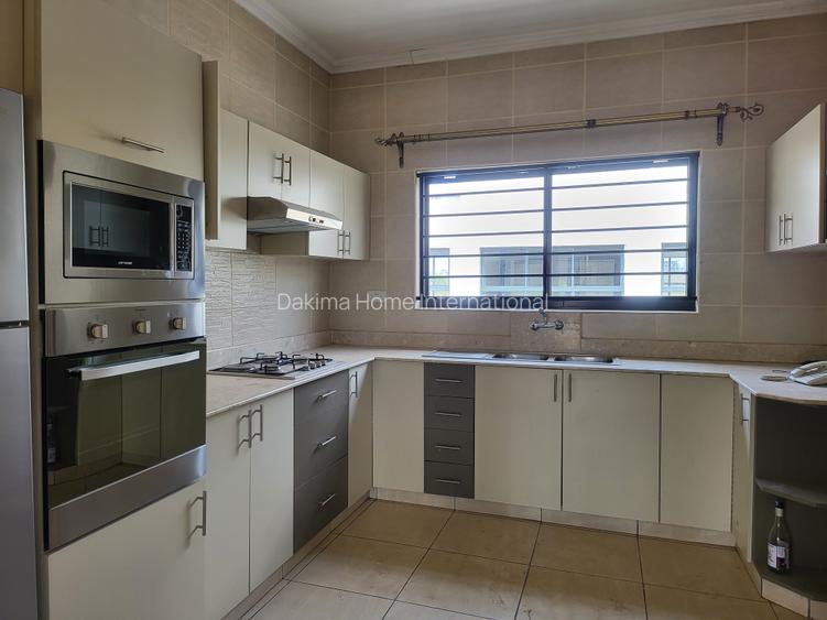 2 Bed Apartment with En Suite in Rhapta Road
