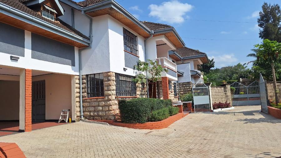 4 Bed Townhouse with En Suite in Runda 4 Bed Townhouse with En Suite in Runda
