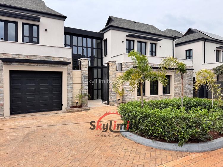 5 Bed Villa with Swimming Pool in Runda