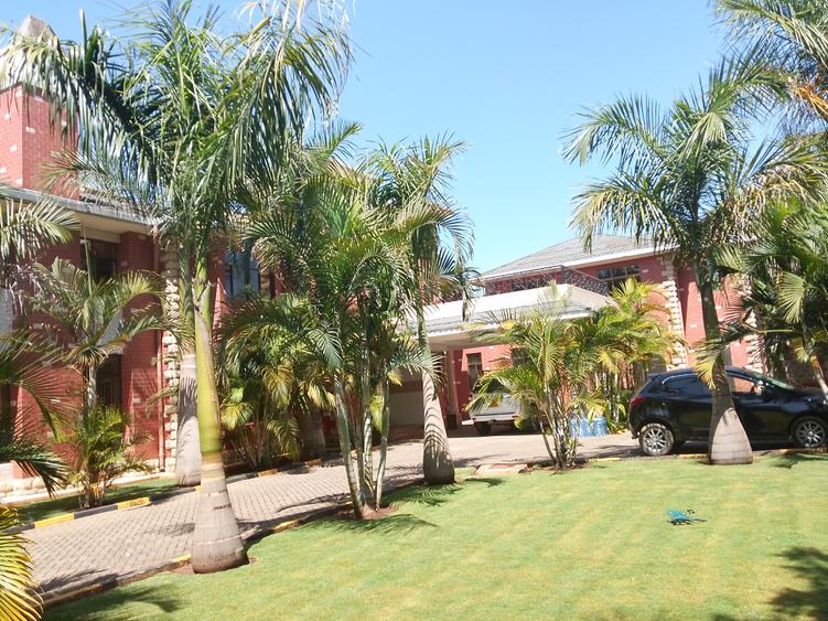 6 bed townhouse with en suite at karen hardy