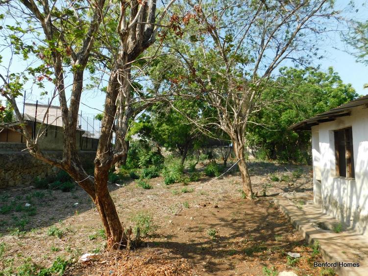 1,011 m² Land in Nyali Area