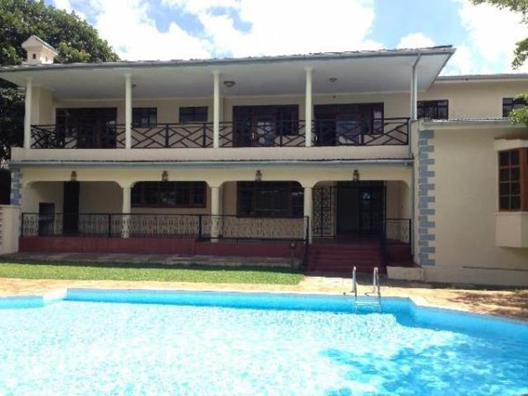 5 Bed House with En Suite at Nyari 5 Bedroom Ambassadorial House