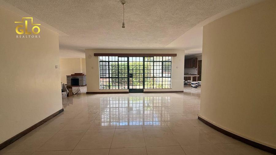 4 Bed Townhouse with En Suite in Brookside 4 Bed Townhouse with En Suite in Brookside