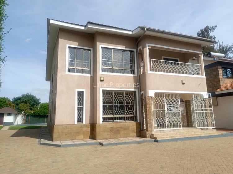 4 Bed House with En Suite in Ridgeways